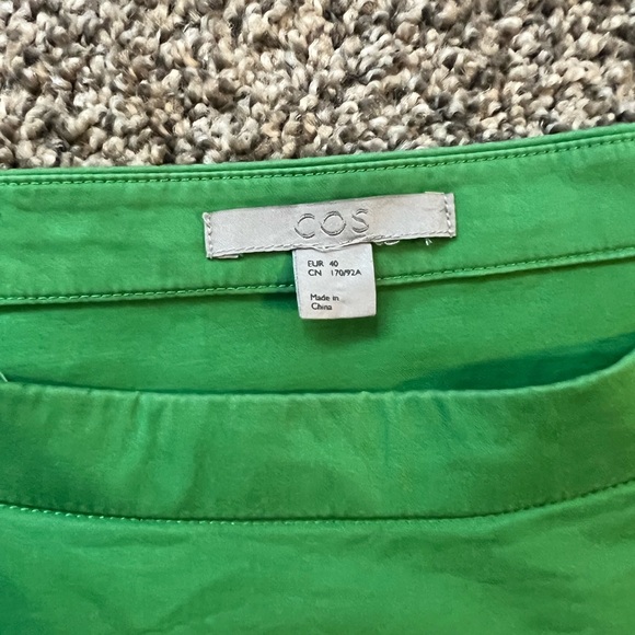 COS Top in Green EUC size 10 - Picture 3 of 5